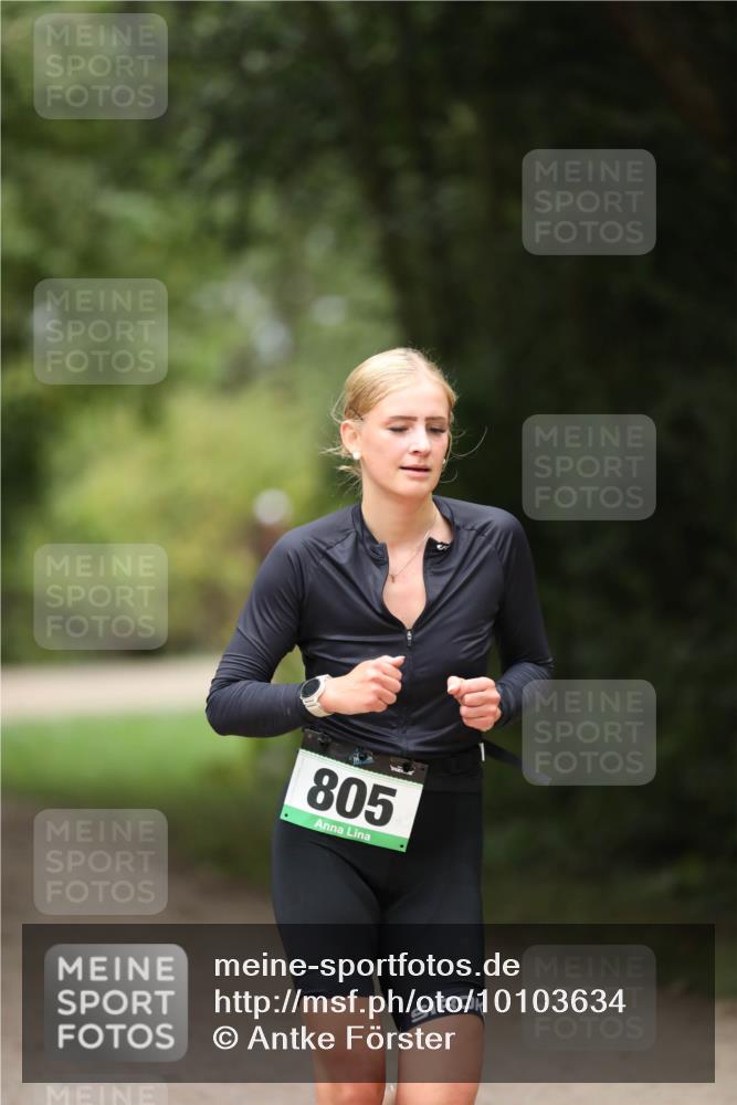 30.08.2026 - Elbe Triathlon Hamburg Antke Förster http://msf.ph/oto/10103634 30.08.2026 11:40:29 Laufen 805 meine-sportfotos.de