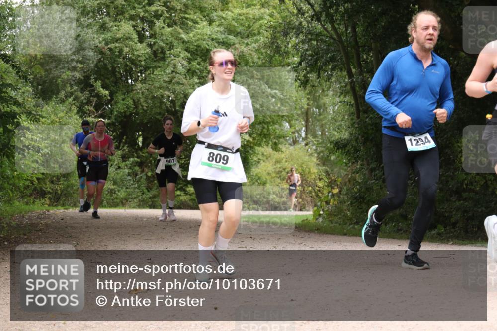 30.08.2026 - Elbe Triathlon Hamburg Antke Förster http://msf.ph/oto/10103671 30.08.2026 11:44:42 Laufen 809, 1294, 907 meine-sportfotos.de