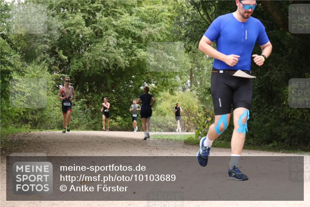 30.08.2026 - Elbe Triathlon Hamburg Antke Förster http://msf.ph/oto/10103689 30.08.2026 11:44:51 Laufen 1445 meine-sportfotos.de