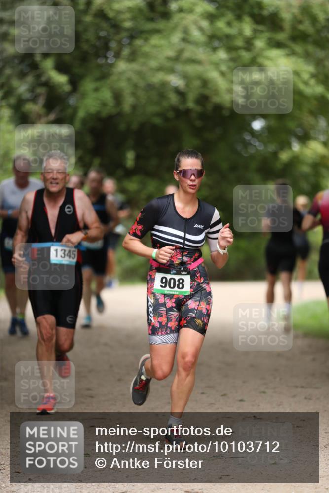 30.08.2026 - Elbe Triathlon Hamburg Antke Förster http://msf.ph/oto/10103712 30.08.2026 11:41:14 Laufen 7001, 1345, 908 meine-sportfotos.de