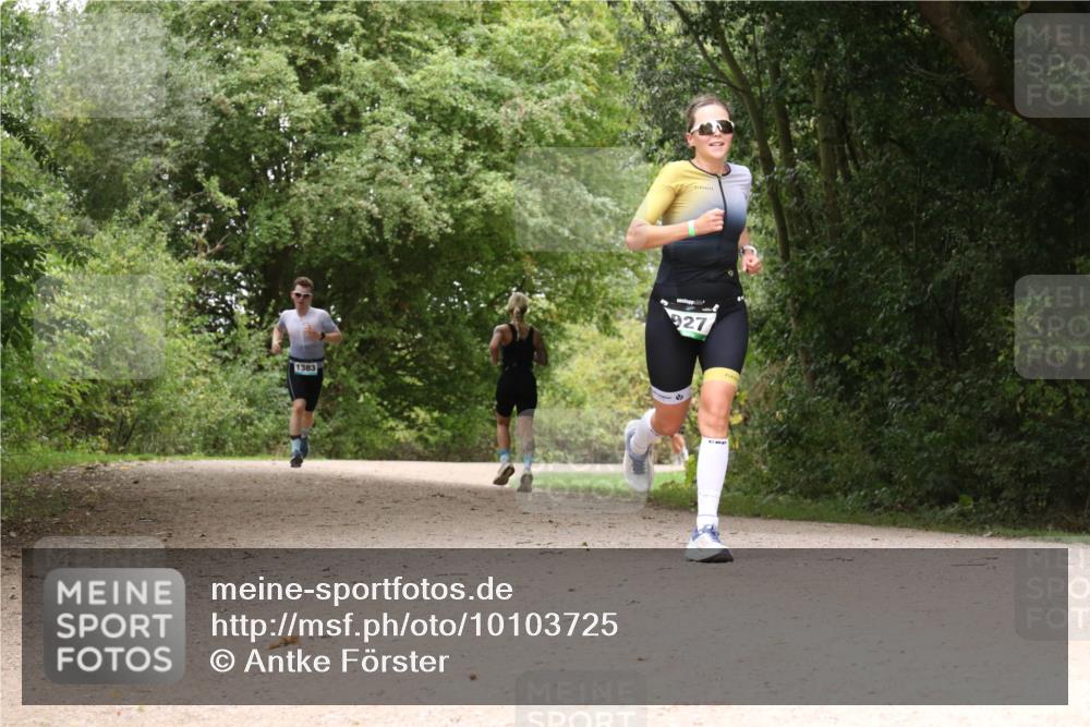 30.08.2026 - Elbe Triathlon Hamburg Antke Förster http://msf.ph/oto/10103725 30.08.2026 11:45:21 Laufen 1383, 927 meine-sportfotos.de