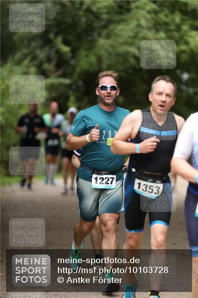 30.08.2026 - Elbe Triathlon Hamburg Antke Förster http://msf.ph/oto/10103728 30.08.2026 11:41:20 Laufen 209, 39, 1227, 1353 meine-sportfotos.de
