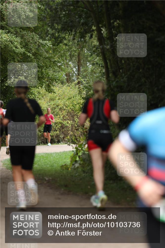 30.08.2026 - Elbe Triathlon Hamburg Antke Förster http://msf.ph/oto/10103736 30.08.2026 11:41:22 Laufen  meine-sportfotos.de