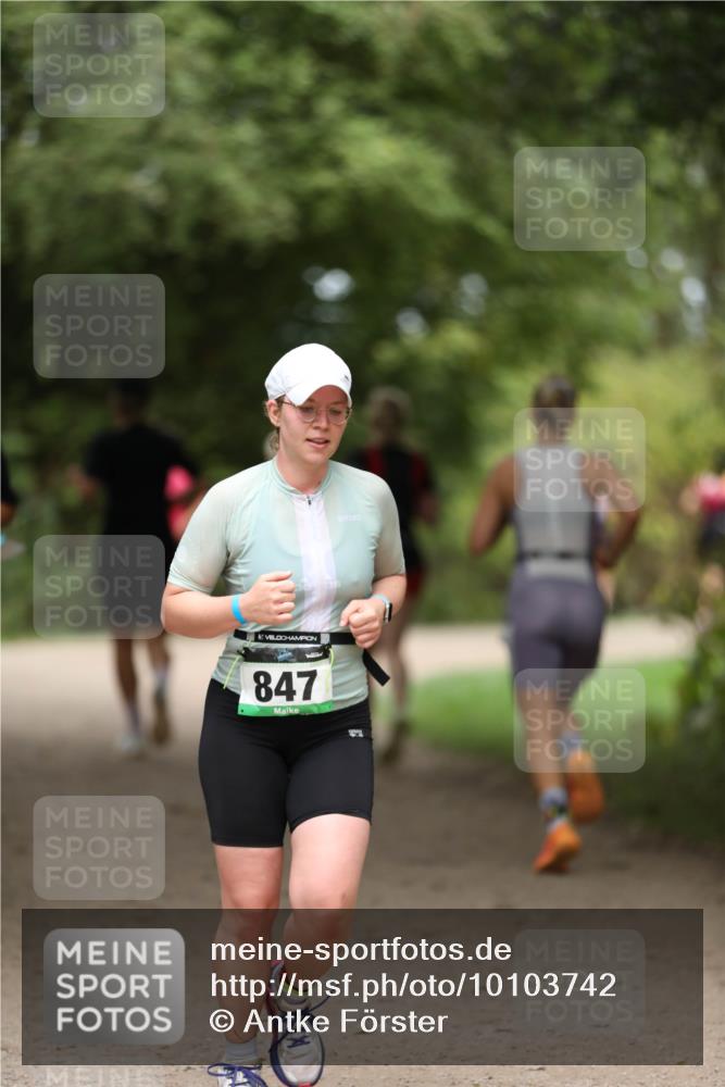 30.08.2026 - Elbe Triathlon Hamburg Antke Förster http://msf.ph/oto/10103742 30.08.2026 11:41:26 Laufen 847 meine-sportfotos.de