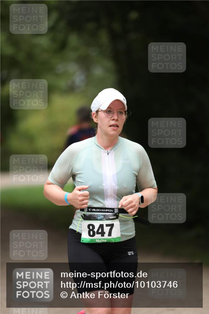 30.08.2026 - Elbe Triathlon Hamburg Antke Förster http://msf.ph/oto/10103746 30.08.2026 11:41:28 Laufen 847 meine-sportfotos.de