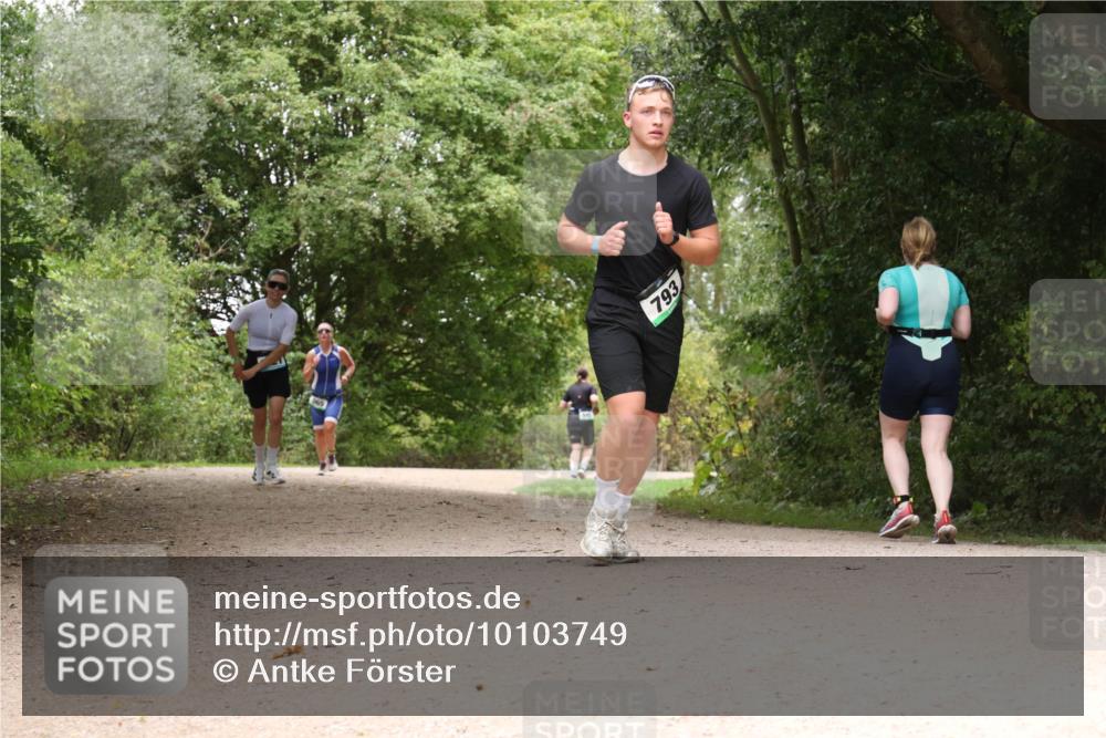 30.08.2026 - Elbe Triathlon Hamburg Antke Förster http://msf.ph/oto/10103749 30.08.2026 11:45:40 Laufen 793 meine-sportfotos.de