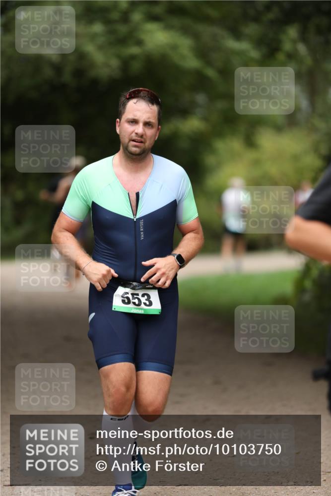 30.08.2026 - Elbe Triathlon Hamburg Antke Förster http://msf.ph/oto/10103750 30.08.2026 11:41:30 Laufen 553 meine-sportfotos.de