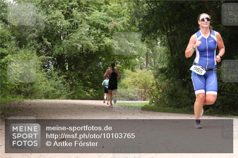 30.08.2026 - Elbe Triathlon Hamburg Antke Förster http://msf.ph/oto/10103765 30.08.2026 11:45:49 Laufen 965 meine-sportfotos.de