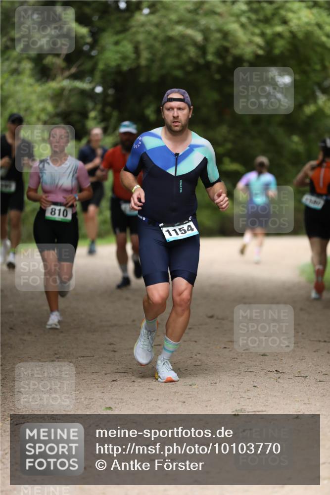 30.08.2026 - Elbe Triathlon Hamburg Antke Förster http://msf.ph/oto/10103770 30.08.2026 11:41:47 Laufen 810, 1154, 31847 meine-sportfotos.de