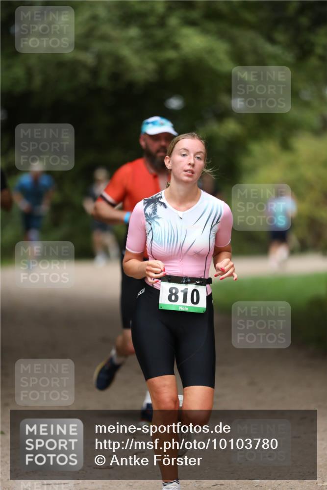 30.08.2026 - Elbe Triathlon Hamburg Antke Förster http://msf.ph/oto/10103780 30.08.2026 11:41:51 Laufen 10, 810 meine-sportfotos.de