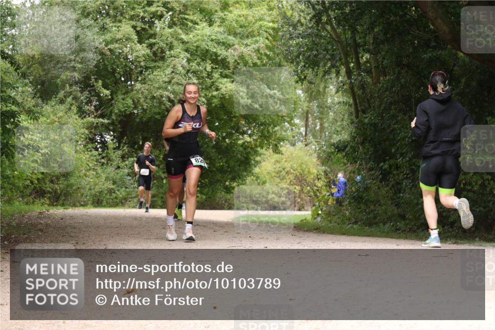 30.08.2026 - Elbe Triathlon Hamburg Antke Förster http://msf.ph/oto/10103789 30.08.2026 11:46:38 Laufen 82 meine-sportfotos.de