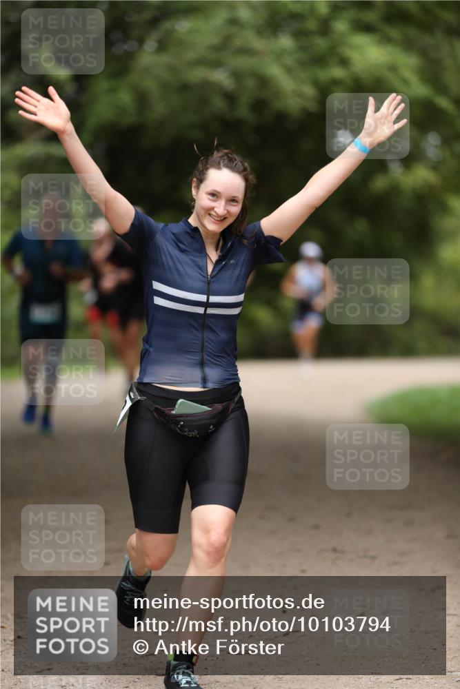 30.08.2026 - Elbe Triathlon Hamburg Antke Förster http://msf.ph/oto/10103794 30.08.2026 11:41:56 Laufen  meine-sportfotos.de