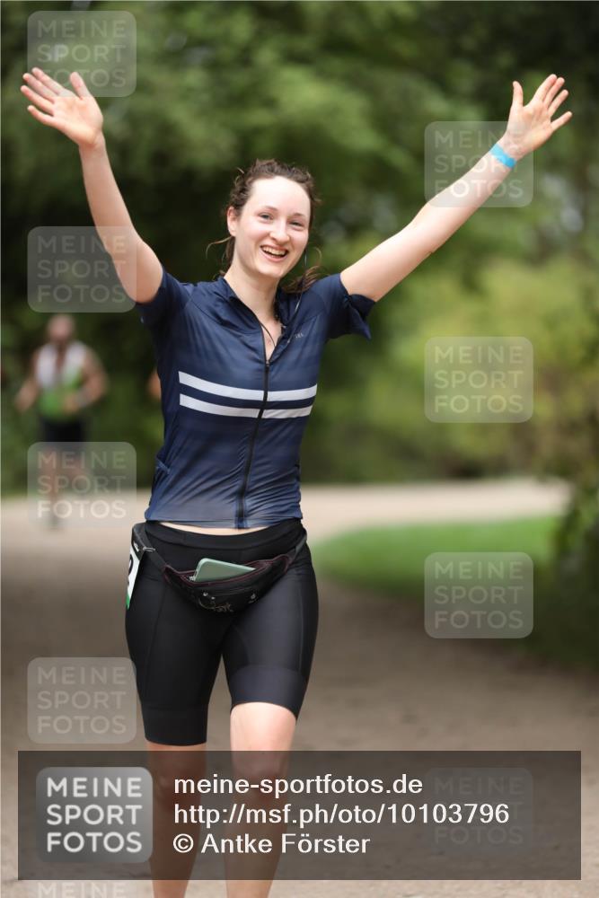 30.08.2026 - Elbe Triathlon Hamburg Antke Förster http://msf.ph/oto/10103796 30.08.2026 11:41:56 Laufen  meine-sportfotos.de