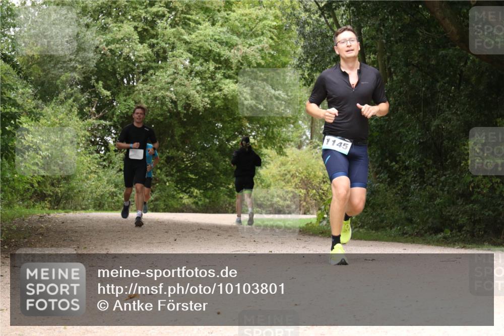 30.08.2026 - Elbe Triathlon Hamburg Antke Förster http://msf.ph/oto/10103801 30.08.2026 11:46:42 Laufen 1145 meine-sportfotos.de