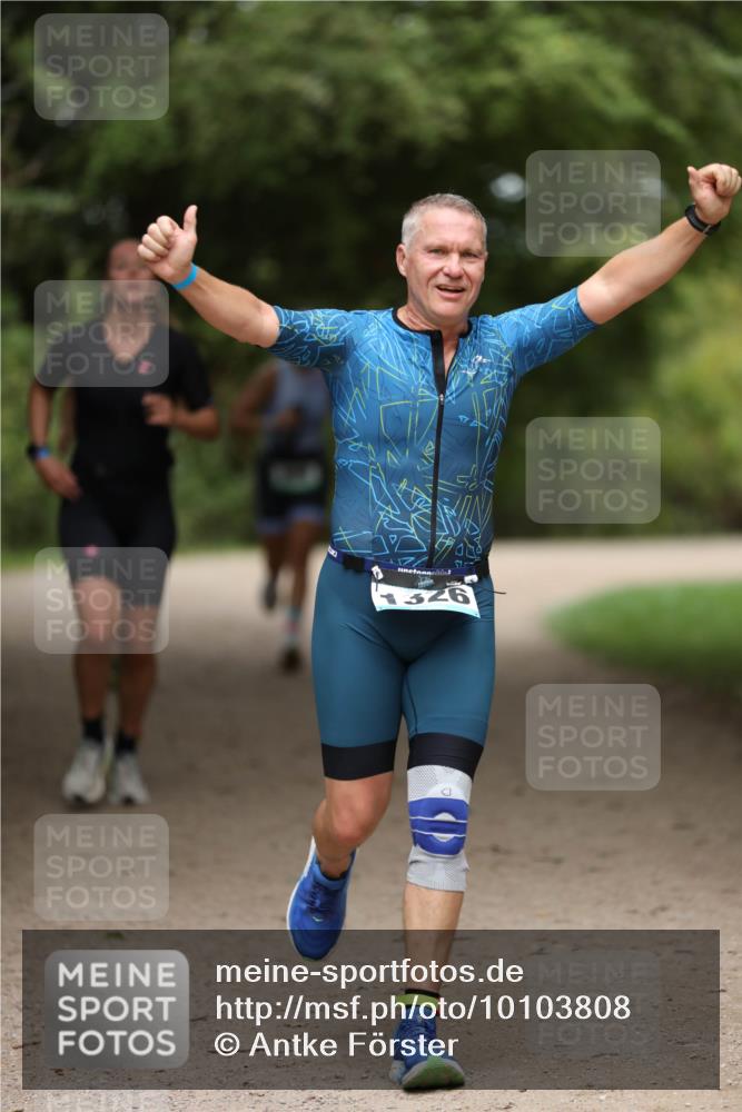 30.08.2026 - Elbe Triathlon Hamburg Antke Förster http://msf.ph/oto/10103808 30.08.2026 11:42:01 Laufen 1326, 3 meine-sportfotos.de