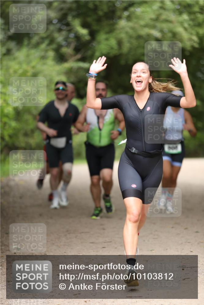 30.08.2026 - Elbe Triathlon Hamburg Antke Förster http://msf.ph/oto/10103812 30.08.2026 11:42:03 Laufen  meine-sportfotos.de