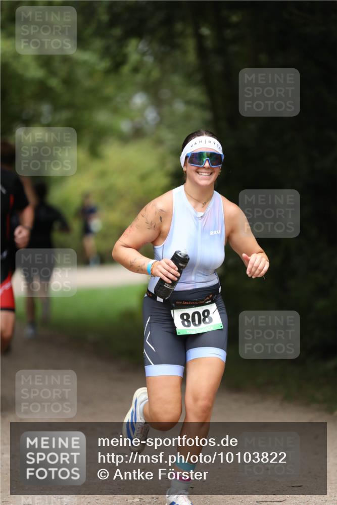 30.08.2026 - Elbe Triathlon Hamburg Antke Förster http://msf.ph/oto/10103822 30.08.2026 11:42:05 Laufen 808, 2 meine-sportfotos.de