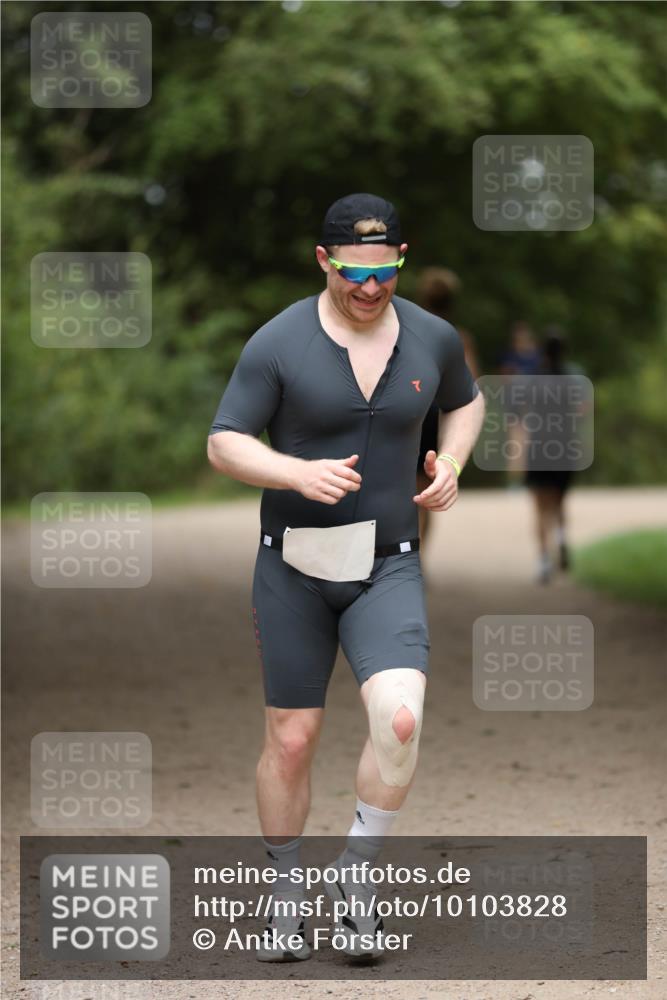 30.08.2026 - Elbe Triathlon Hamburg Antke Förster http://msf.ph/oto/10103828 30.08.2026 11:42:08 Laufen  meine-sportfotos.de