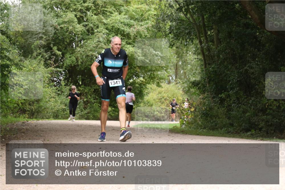 30.08.2026 - Elbe Triathlon Hamburg Antke Förster http://msf.ph/oto/10103839 30.08.2026 11:47:16 Laufen 1347 meine-sportfotos.de