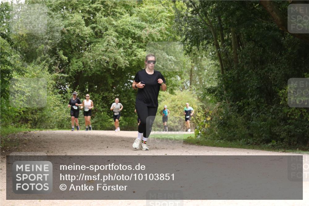 30.08.2026 - Elbe Triathlon Hamburg Antke Förster http://msf.ph/oto/10103851 30.08.2026 11:47:25 Laufen 1412 meine-sportfotos.de
