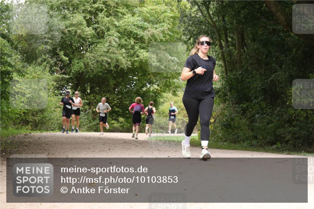 30.08.2026 - Elbe Triathlon Hamburg Antke Förster http://msf.ph/oto/10103853 30.08.2026 11:47:26 Laufen 1412 meine-sportfotos.de