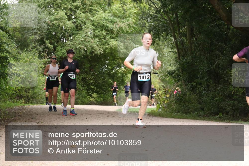 30.08.2026 - Elbe Triathlon Hamburg Antke Förster http://msf.ph/oto/10103859 30.08.2026 11:47:34 Laufen 904, 925, 1412 meine-sportfotos.de