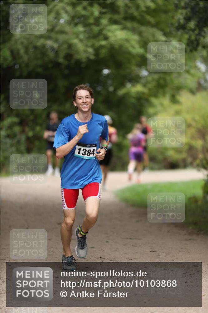 30.08.2026 - Elbe Triathlon Hamburg Antke Förster http://msf.ph/oto/10103868 30.08.2026 11:42:41 Laufen 1384 meine-sportfotos.de