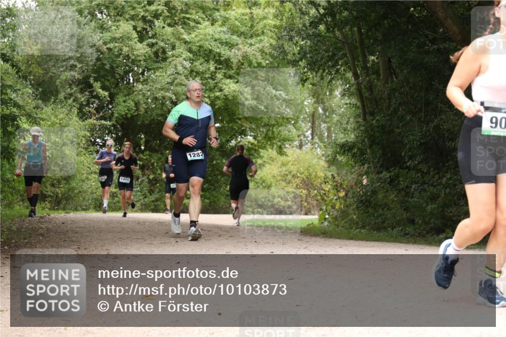 30.08.2026 - Elbe Triathlon Hamburg Antke Förster http://msf.ph/oto/10103873 30.08.2026 11:47:40 Laufen 155, 1415, 1282, 90 meine-sportfotos.de