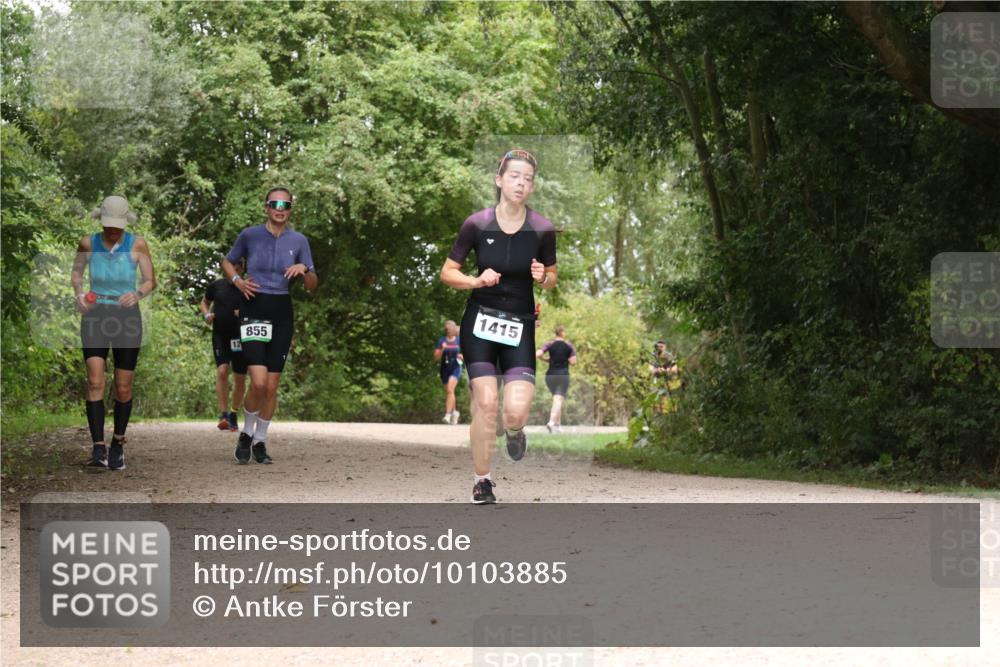 30.08.2026 - Elbe Triathlon Hamburg Antke Förster http://msf.ph/oto/10103885 30.08.2026 11:47:46 Laufen 12, 1415, 855 meine-sportfotos.de