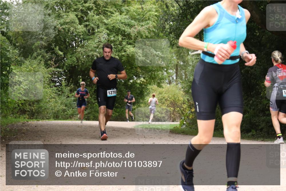 30.08.2026 - Elbe Triathlon Hamburg Antke Förster http://msf.ph/oto/10103897 30.08.2026 11:47:51 Laufen 1270, 1 meine-sportfotos.de