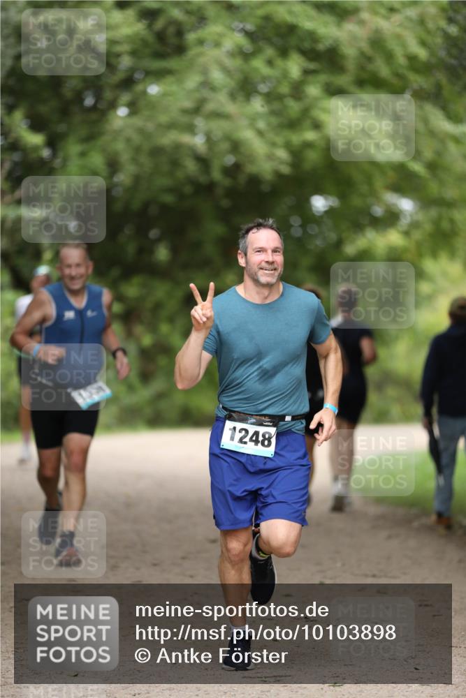30.08.2026 - Elbe Triathlon Hamburg Antke Förster http://msf.ph/oto/10103898 30.08.2026 11:43:16 Laufen 1248 meine-sportfotos.de