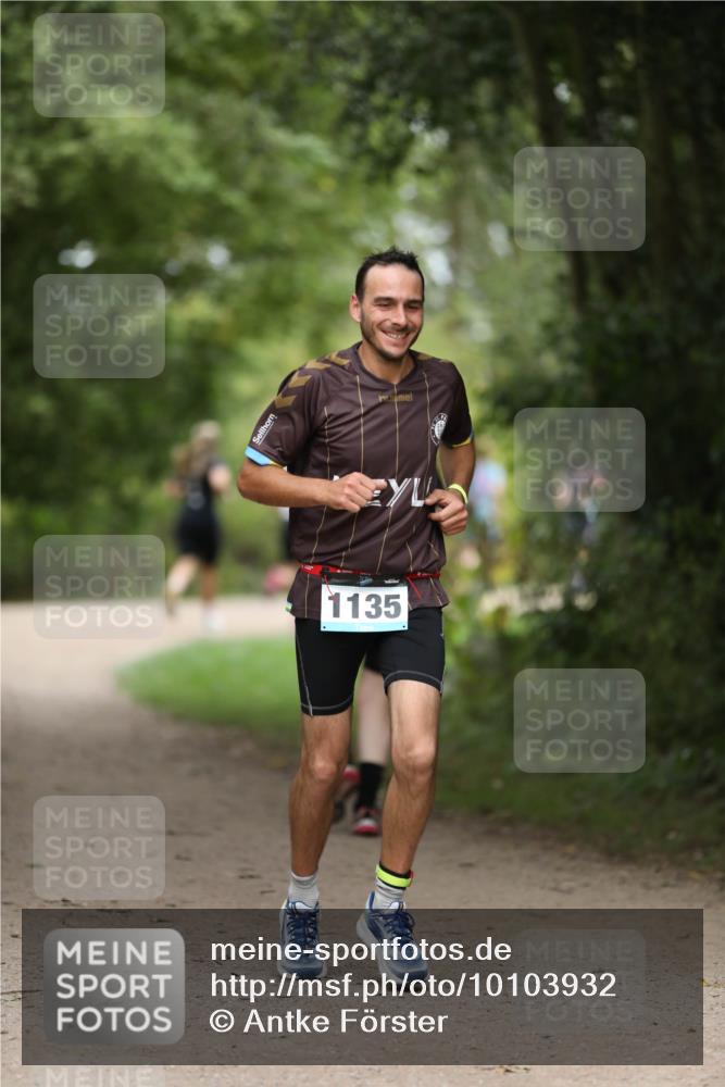 30.08.2026 - Elbe Triathlon Hamburg Antke Förster http://msf.ph/oto/10103932 30.08.2026 11:43:44 Laufen 1135 meine-sportfotos.de