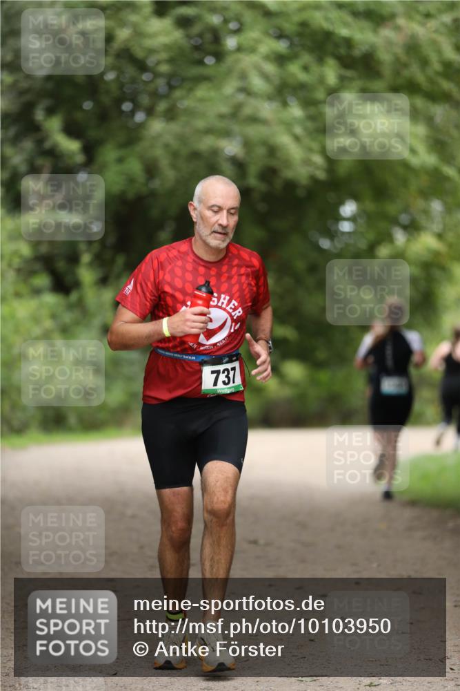 30.08.2026 - Elbe Triathlon Hamburg Antke Förster http://msf.ph/oto/10103950 30.08.2026 11:44:09 Laufen 42, 737 meine-sportfotos.de