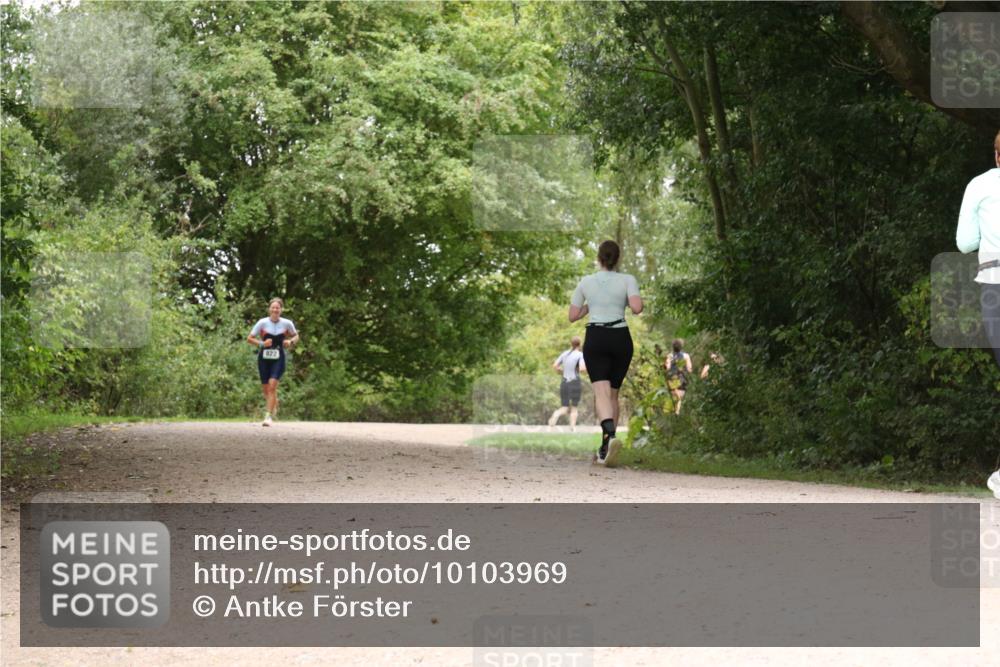 30.08.2026 - Elbe Triathlon Hamburg Antke Förster http://msf.ph/oto/10103969 30.08.2026 11:48:43 Laufen 822 meine-sportfotos.de