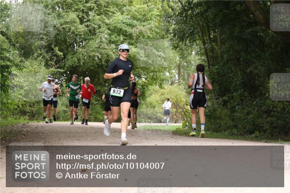 30.08.2026 - Elbe Triathlon Hamburg Antke Förster http://msf.ph/oto/10104007 30.08.2026 11:49:22 Laufen 1281, 171, 126, 1331, 932 meine-sportfotos.de