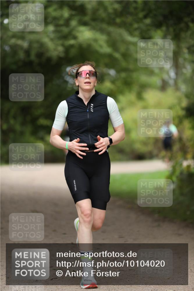 30.08.2026 - Elbe Triathlon Hamburg Antke Förster http://msf.ph/oto/10104020 30.08.2026 11:45:09 Laufen  meine-sportfotos.de