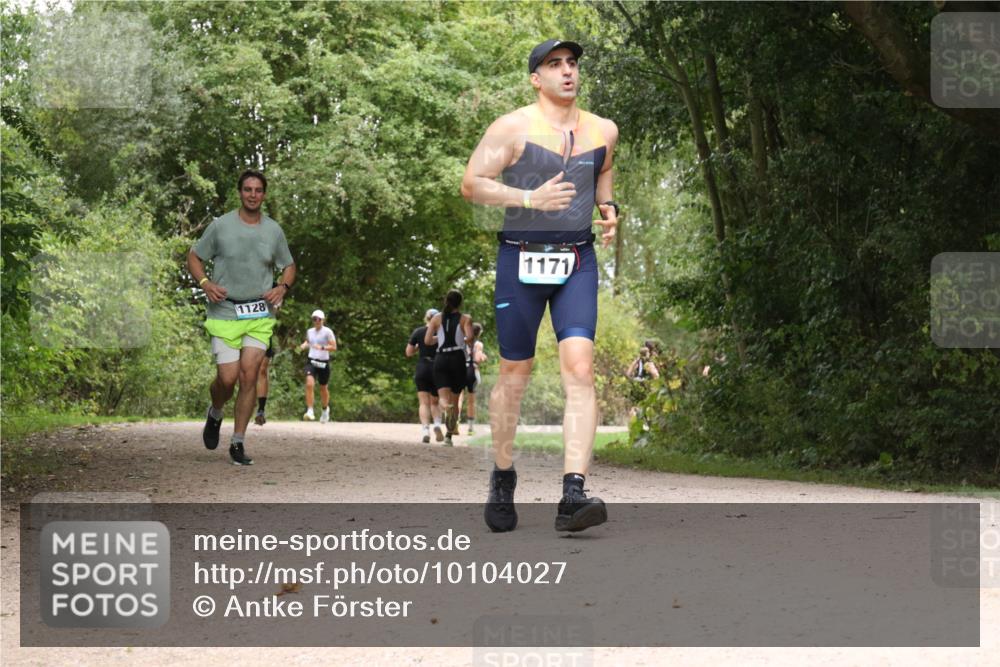30.08.2026 - Elbe Triathlon Hamburg Antke Förster http://msf.ph/oto/10104027 30.08.2026 11:49:31 Laufen 1171, 1128 meine-sportfotos.de