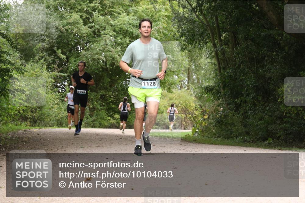 30.08.2026 - Elbe Triathlon Hamburg Antke Förster http://msf.ph/oto/10104033 30.08.2026 11:49:33 Laufen 1674, 1373, 1128 meine-sportfotos.de