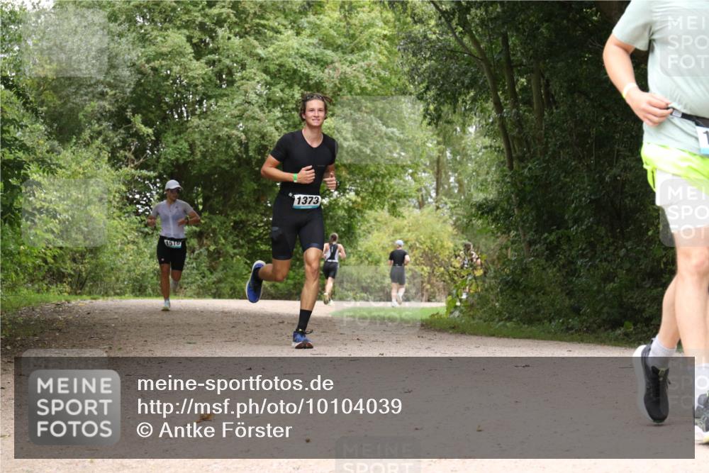 30.08.2026 - Elbe Triathlon Hamburg Antke Förster http://msf.ph/oto/10104039 30.08.2026 11:49:36 Laufen 1510, 1373 meine-sportfotos.de