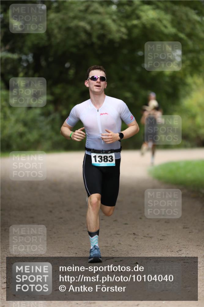 30.08.2026 - Elbe Triathlon Hamburg Antke Förster http://msf.ph/oto/10104040 30.08.2026 11:45:26 Laufen 1383 meine-sportfotos.de
