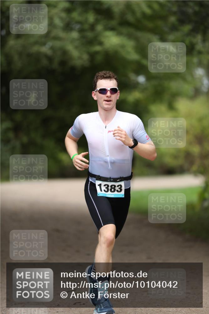 30.08.2026 - Elbe Triathlon Hamburg Antke Förster http://msf.ph/oto/10104042 30.08.2026 11:45:26 Laufen 1383 meine-sportfotos.de
