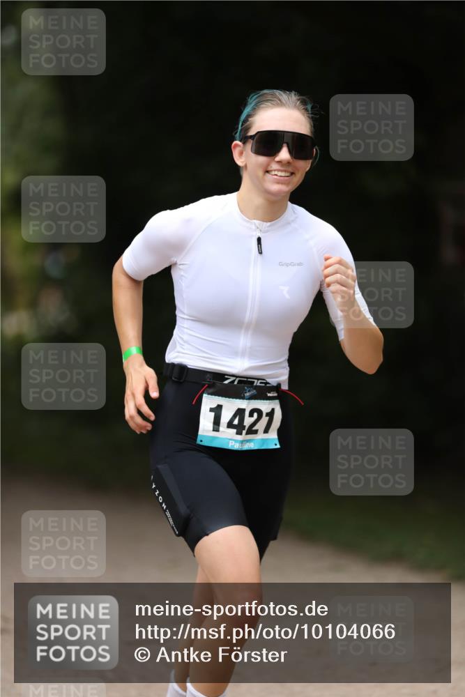 30.08.2026 - Elbe Triathlon Hamburg Antke Förster http://msf.ph/oto/10104066 30.08.2026 11:45:46 Laufen 1421 meine-sportfotos.de