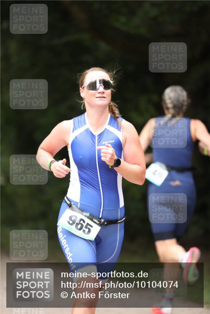 30.08.2026 - Elbe Triathlon Hamburg Antke Förster http://msf.ph/oto/10104074 30.08.2026 11:45:49 Laufen 965 meine-sportfotos.de
