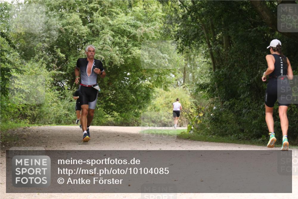 30.08.2026 - Elbe Triathlon Hamburg Antke Förster http://msf.ph/oto/10104085 30.08.2026 11:50:25 Laufen  meine-sportfotos.de