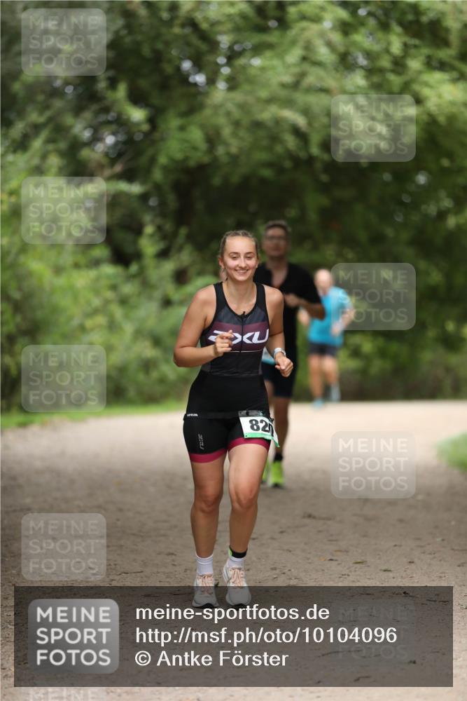 30.08.2026 - Elbe Triathlon Hamburg Antke Förster http://msf.ph/oto/10104096 30.08.2026 11:46:38 Laufen 82 meine-sportfotos.de