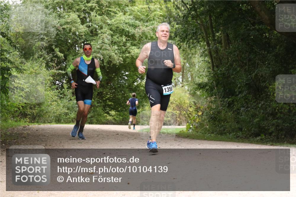 30.08.2026 - Elbe Triathlon Hamburg Antke Förster http://msf.ph/oto/10104139 30.08.2026 11:51:07 Laufen 1350 meine-sportfotos.de