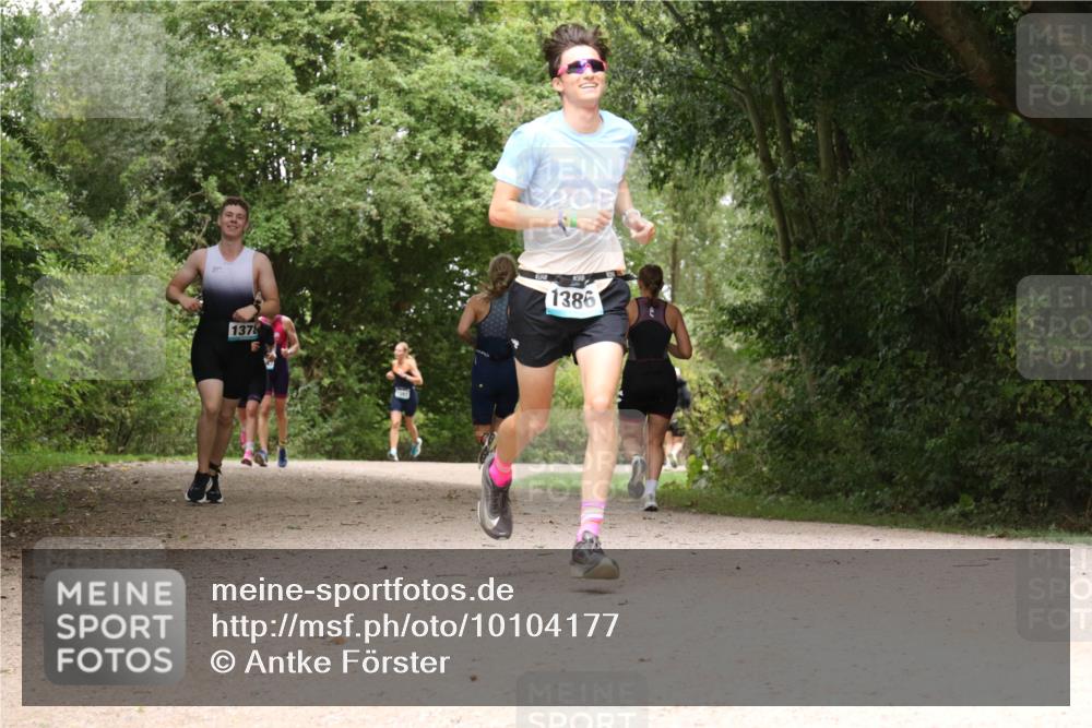 30.08.2026 - Elbe Triathlon Hamburg Antke Förster http://msf.ph/oto/10104177 30.08.2026 11:52:08 Laufen 1378, 1386 meine-sportfotos.de