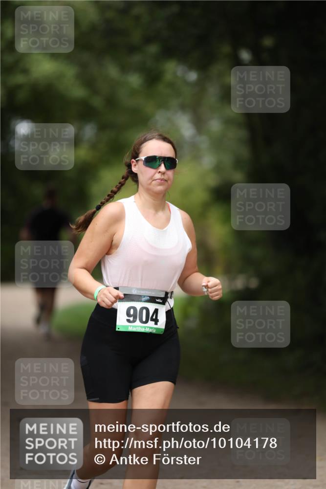 30.08.2026 - Elbe Triathlon Hamburg Antke Förster http://msf.ph/oto/10104178 30.08.2026 11:47:39 Laufen 904 meine-sportfotos.de