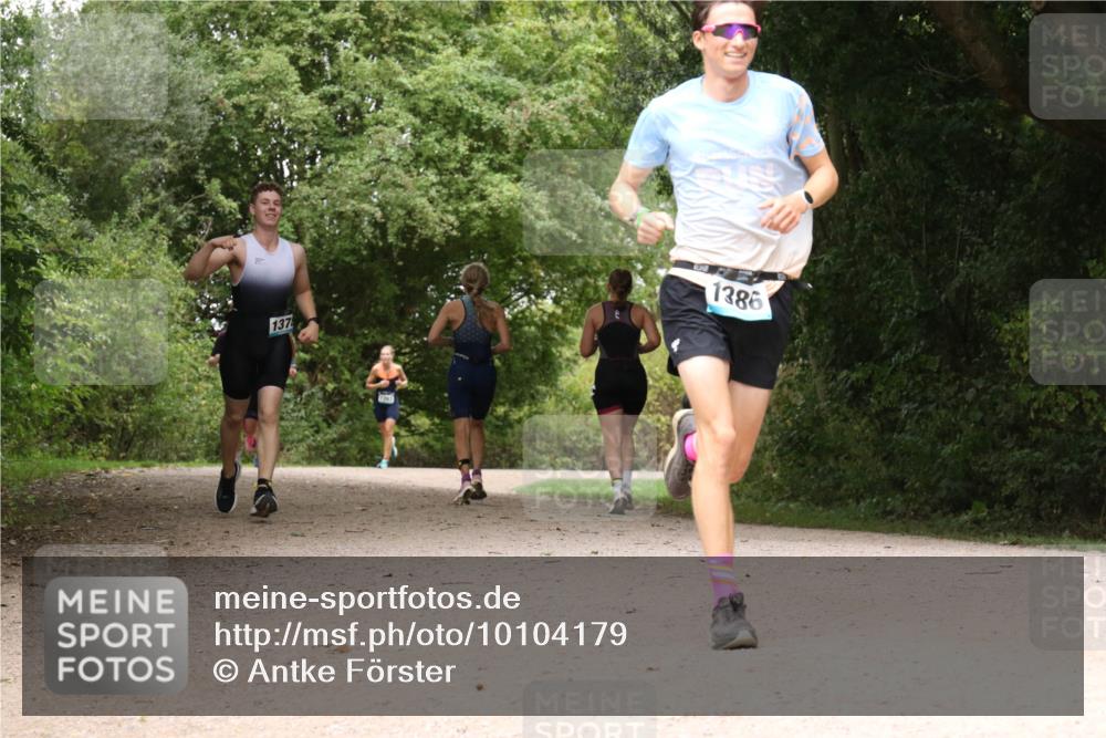 30.08.2026 - Elbe Triathlon Hamburg Antke Förster http://msf.ph/oto/10104179 30.08.2026 11:52:08 Laufen 137, 1386 meine-sportfotos.de