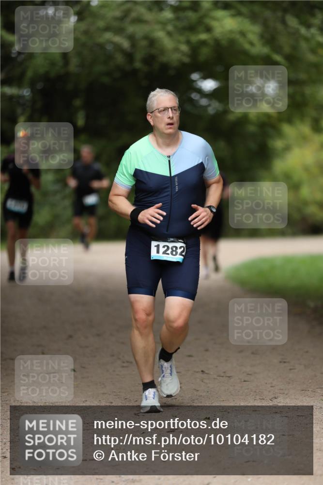 30.08.2026 - Elbe Triathlon Hamburg Antke Förster http://msf.ph/oto/10104182 30.08.2026 11:47:41 Laufen 1282 meine-sportfotos.de